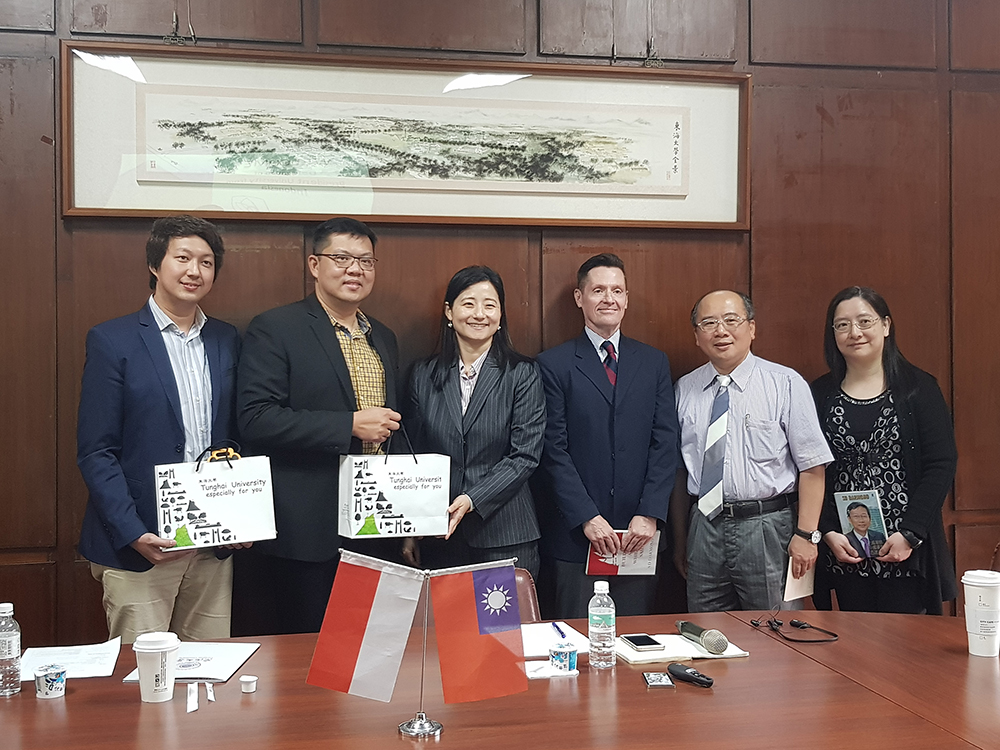 Dr_ Jony Oktavian Haryanto